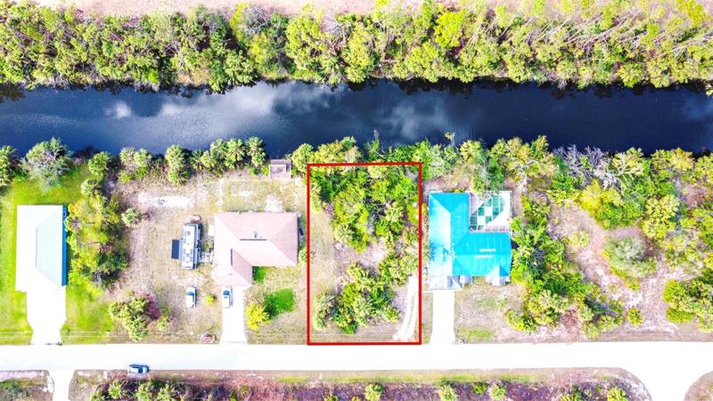 Fresh waterfront residential building lot.