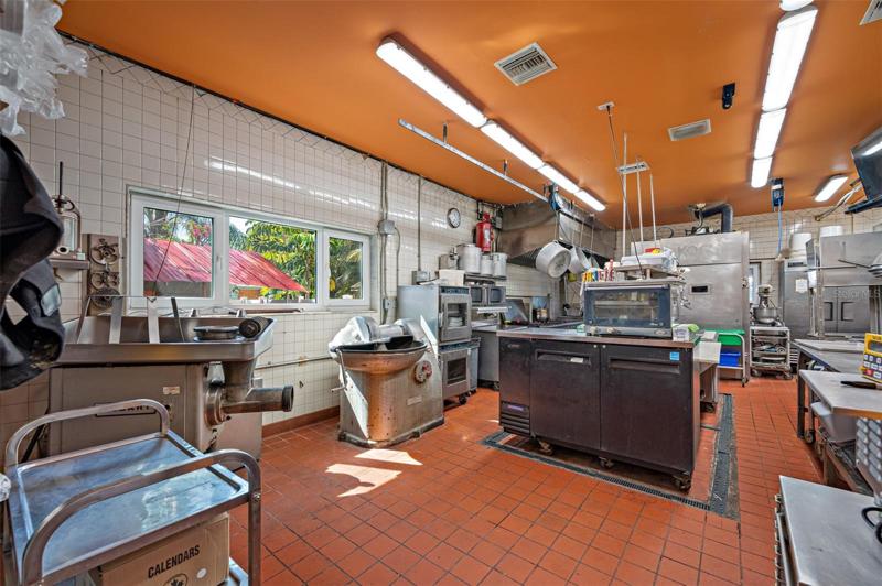 Fully Equiped Kitchen