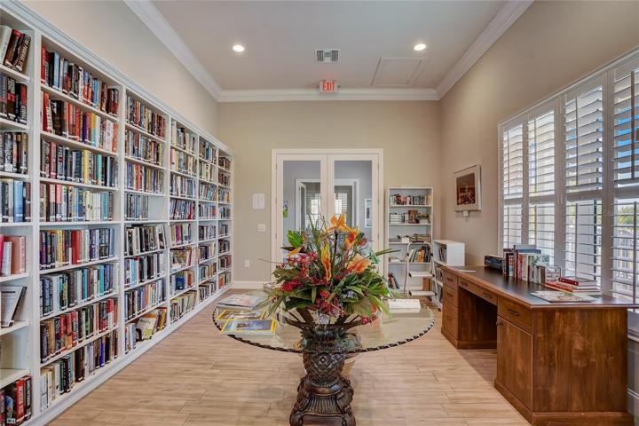 Large library in the clubhouse.