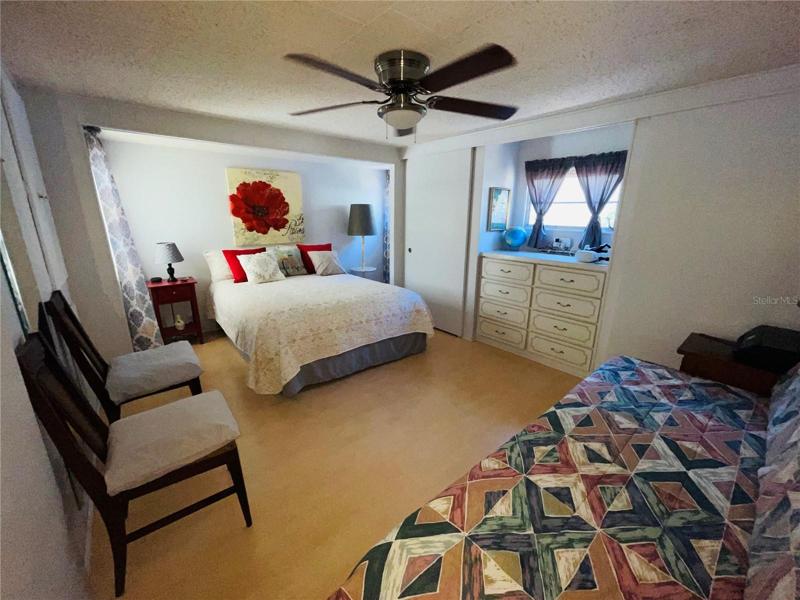 Guest room, sleeps 4
