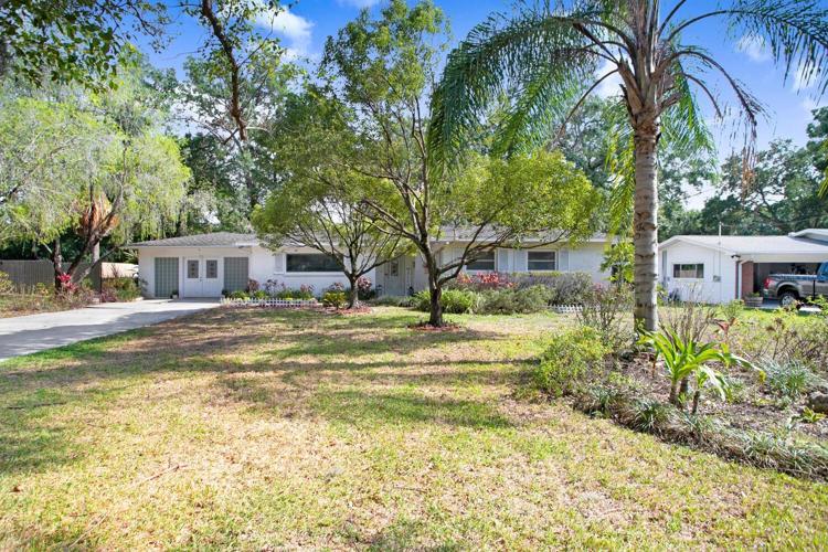 This beautiful neighborhood is just one street, off Kings Avenue, and is close to EVERYTHING!