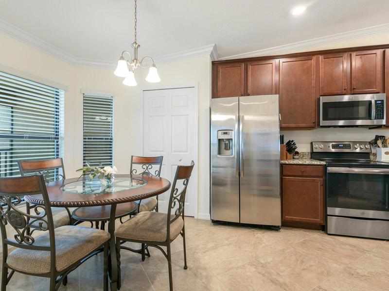 Kitchen dining area