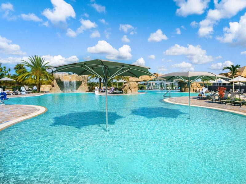 Resort style pool with resturants and bar