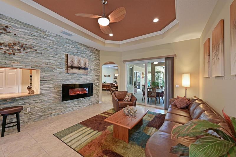 Fireplace and bar in living room . 