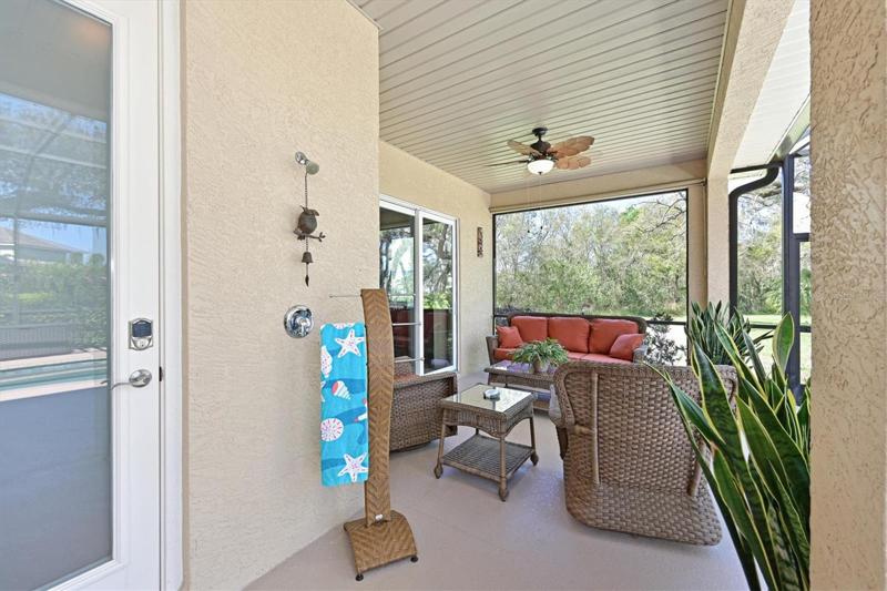 Outdoor shower and access to Pool bathroom