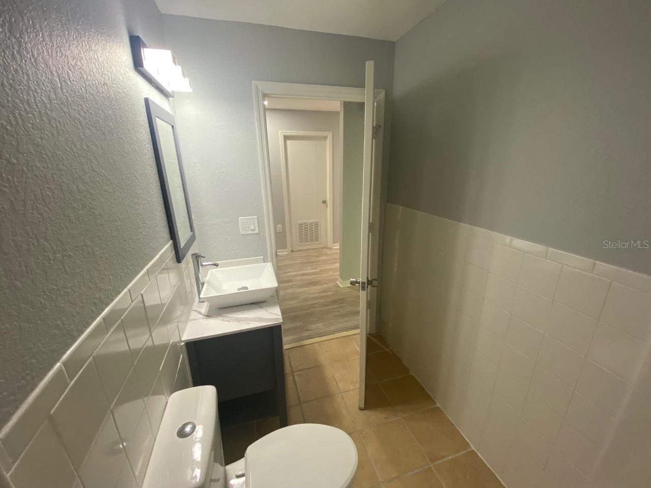 2nd bathroom