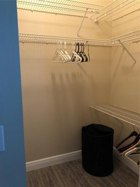 Walking Closet