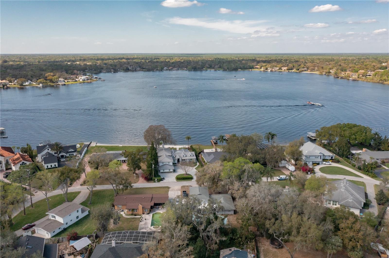 Lake Rena connects to Lake Brantley