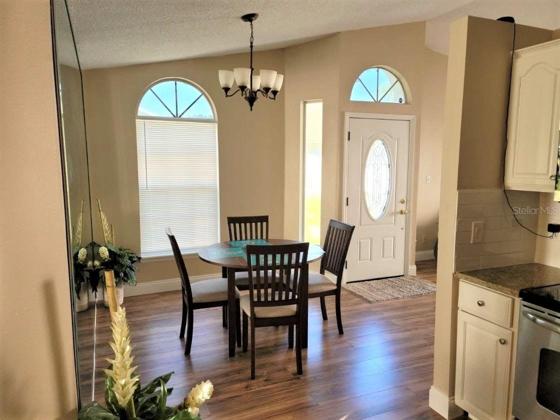 Kitchen dining
