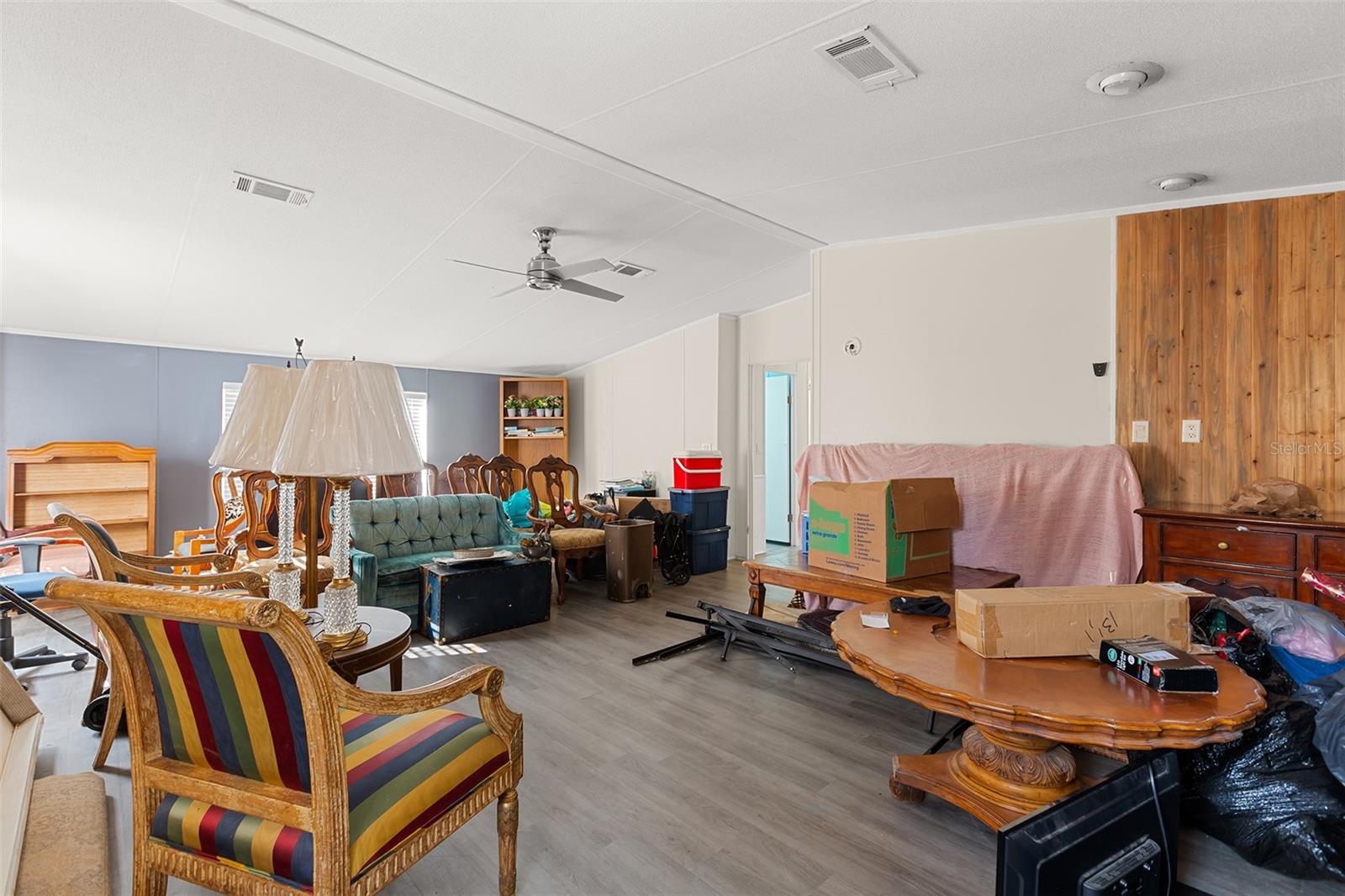 Oversize family room that is perfect for game room or media room
