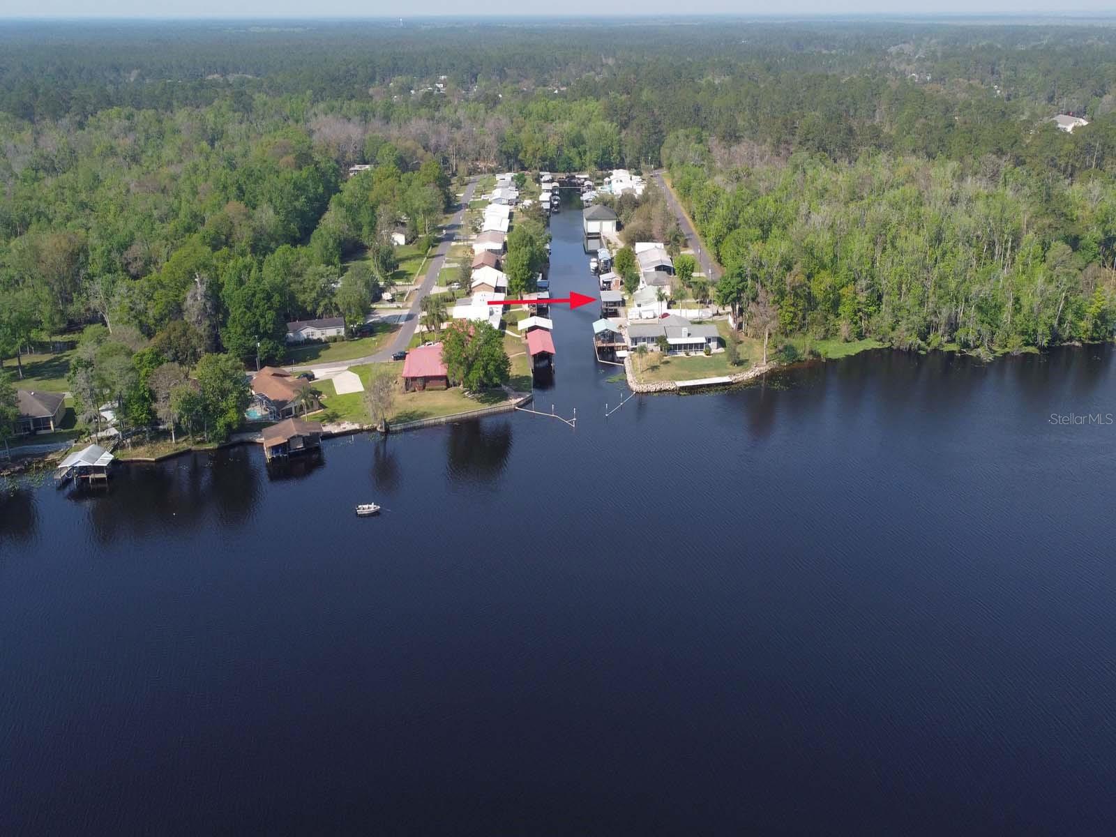 Great location off the St John's River