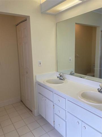 MASTER BATH WITH DOUBLE SINKS