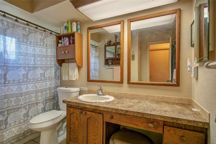 bathroom 2 or guest bathroom