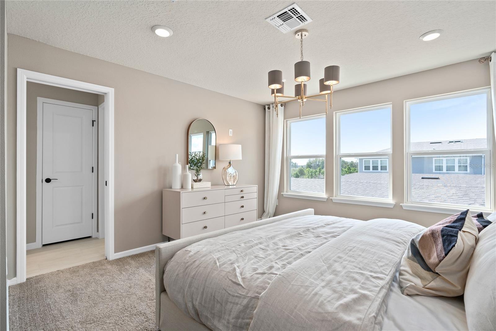 Model Home Design. Pictures are for illustrative purposes only. Elevations, colors and options may vary. Furniture is for model home staging only.