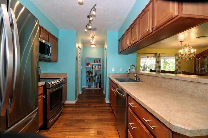 Kitchen has 2 closet pantries and plenty of counter space. 