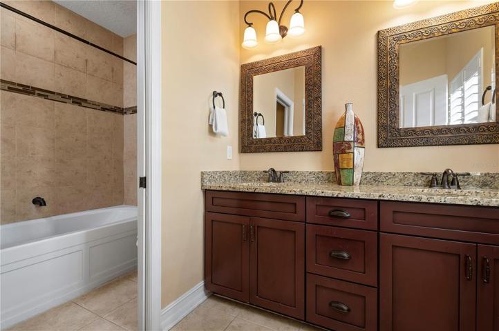 En-suite master bathroom