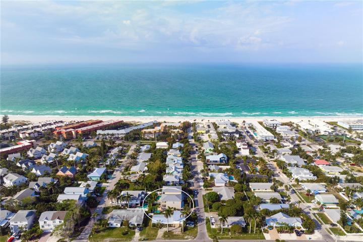 Direct beach access, just 1 block to the Gulf of Mexico and the beautiful beaches of Anna Maria Island!