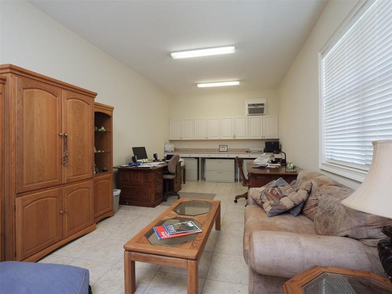 garage building office
