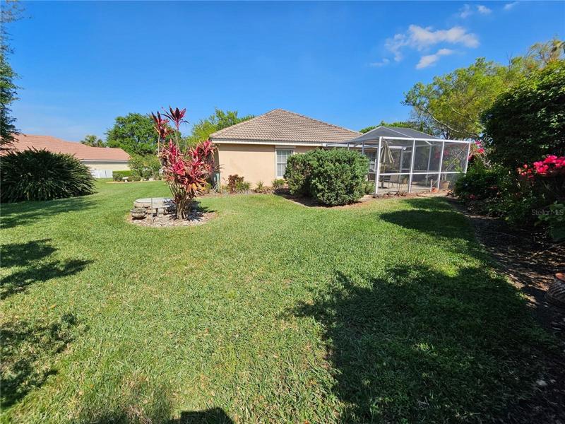 View of rear/side yard