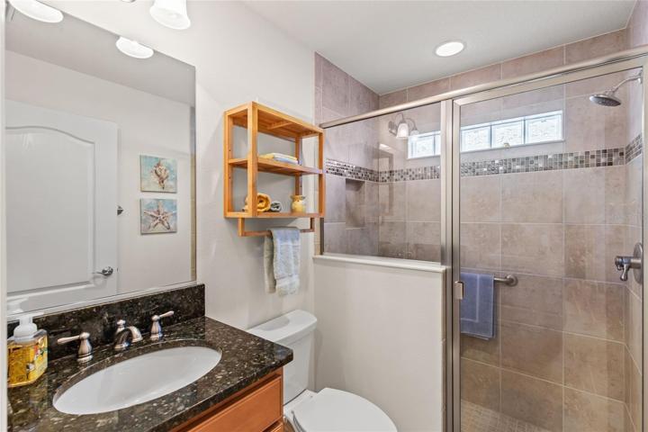 3rd Barth in 2nd Bedroom Suite