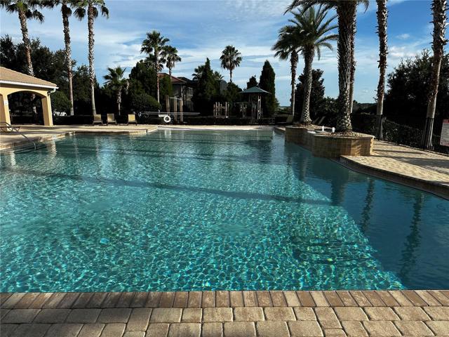 Amenity Clubhouse Pool