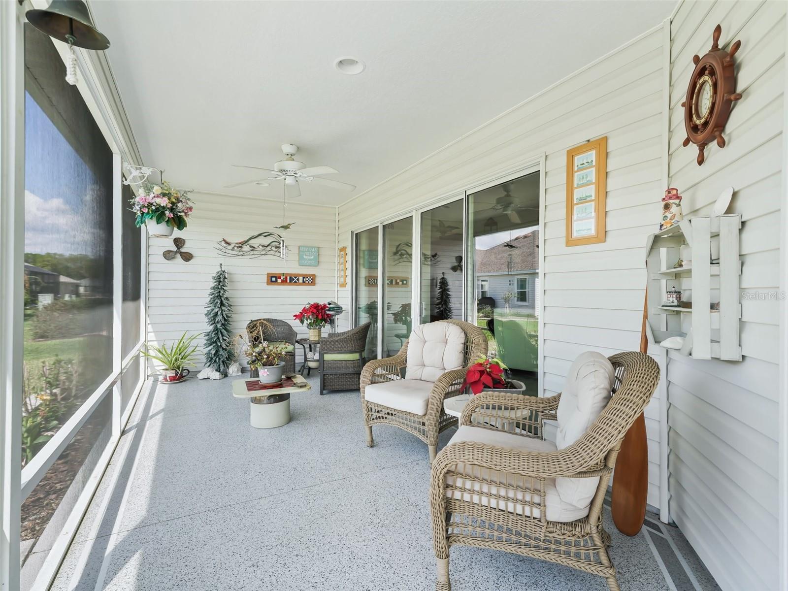 Spacious Lanai