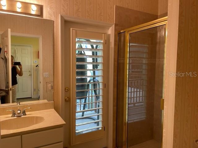 MASTER BATH ROOM