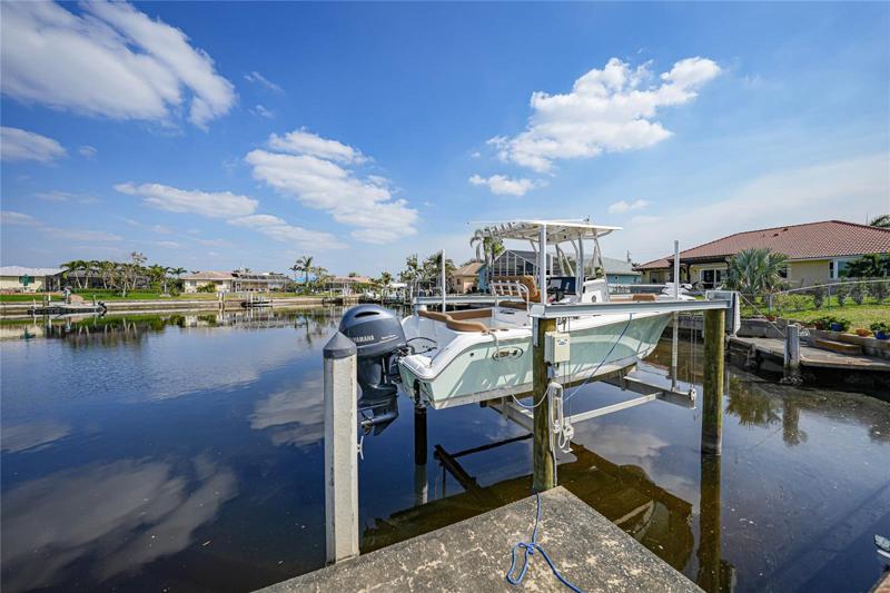 Dock/Lift
