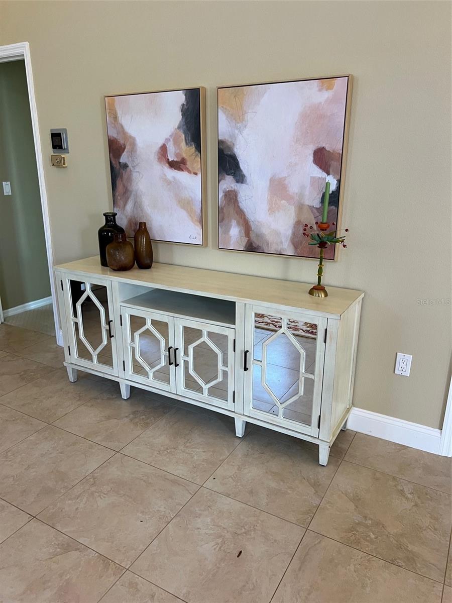 Spacious living room