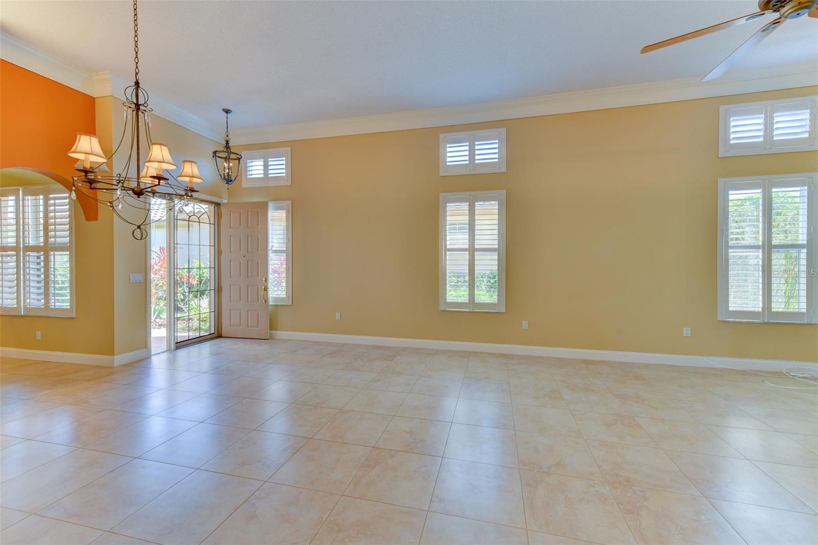 Spacious living room