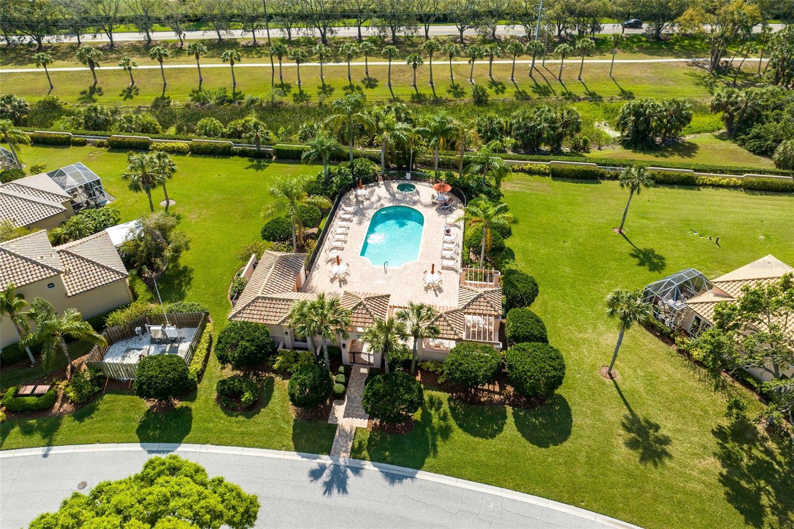 4 miles from Siesta Key Beach and Turtle Beach
