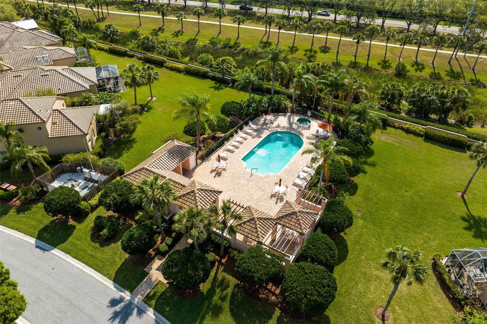 Mira Lago well kept community