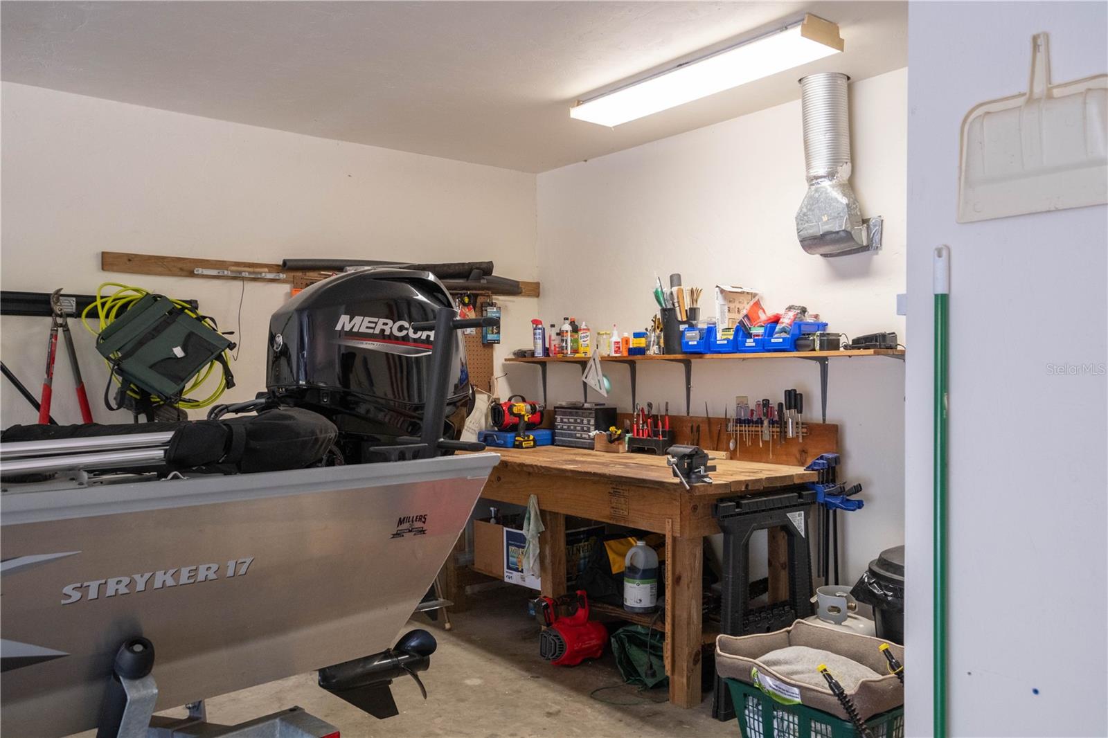 Sturdy workbench