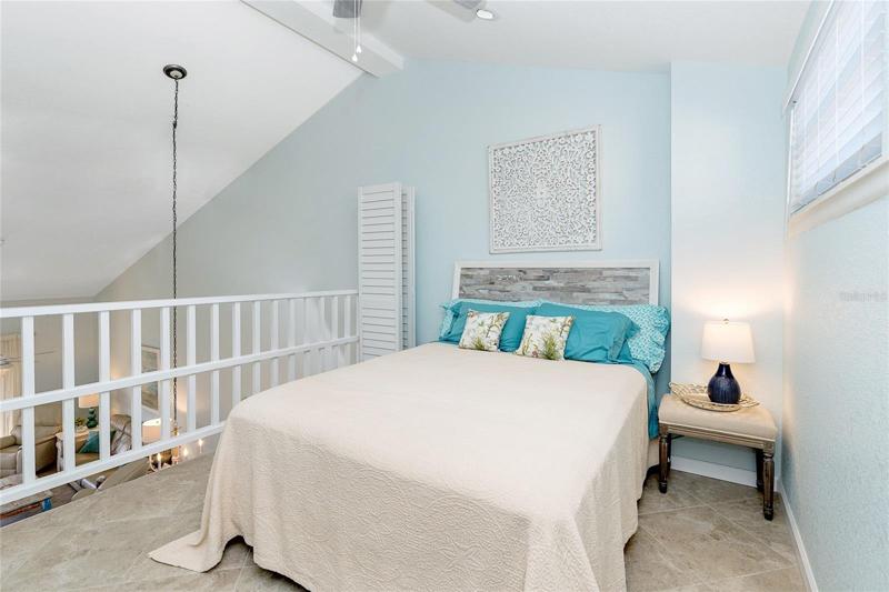 Loft Bedroom/Office Option
