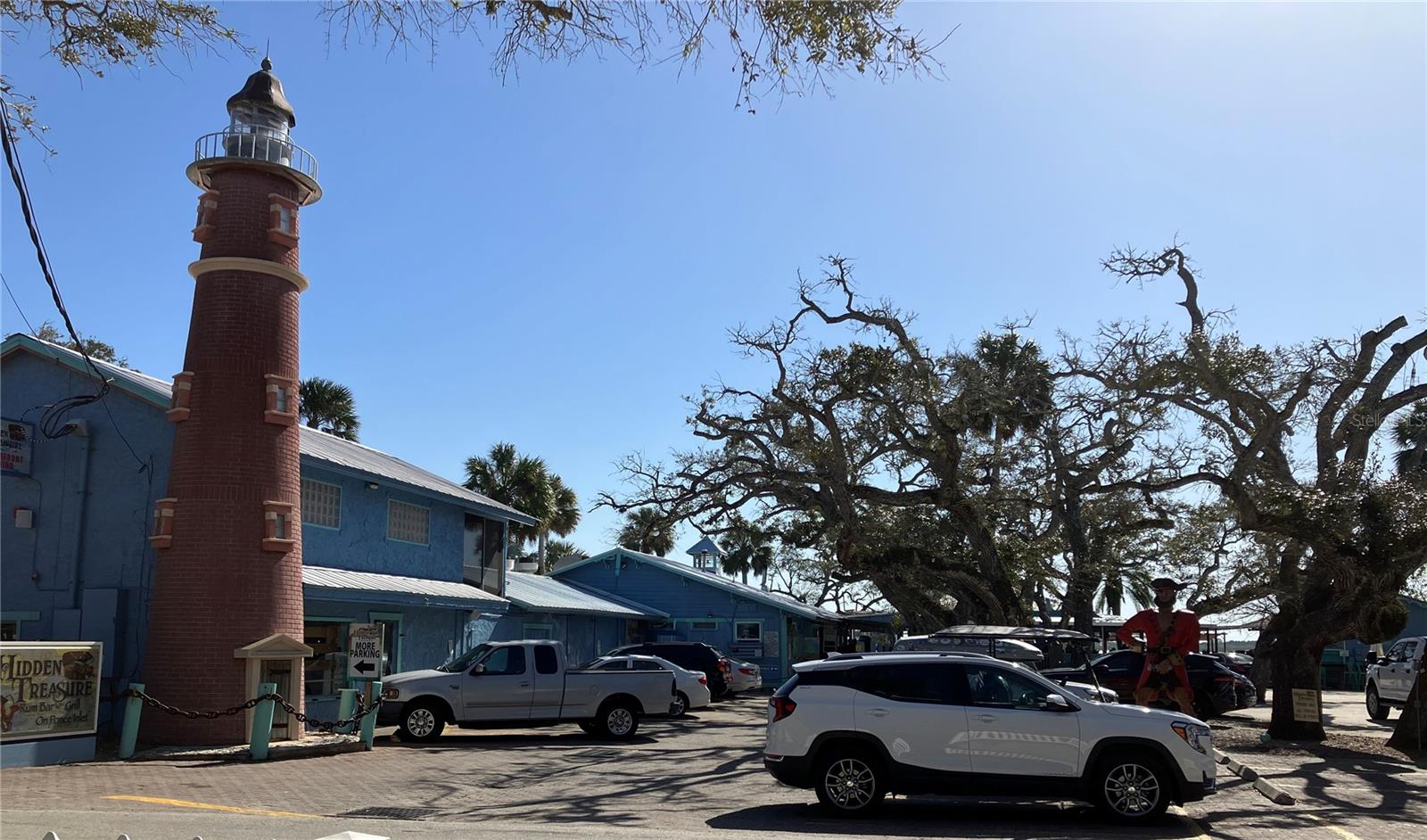 Hidden Treasure Bar and Grill is the closest eatery to the Lighthouse.