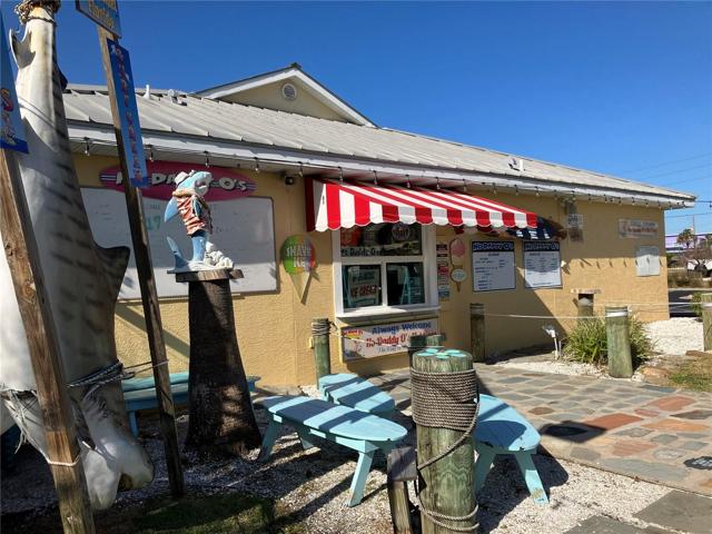 Ice Cream shop within short walk from Unit #3205.