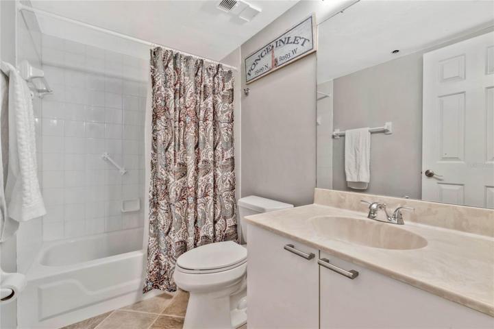 Secondary Bathroom.