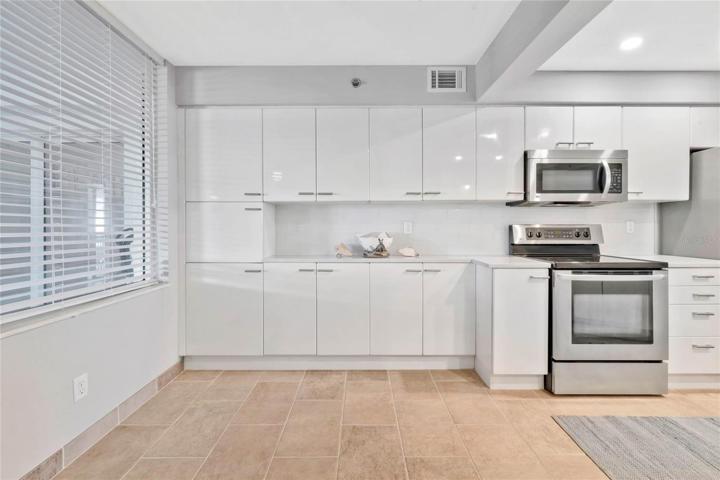New glass backsplash.