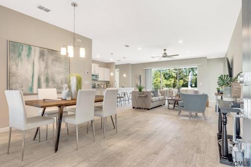 Entry / Dining