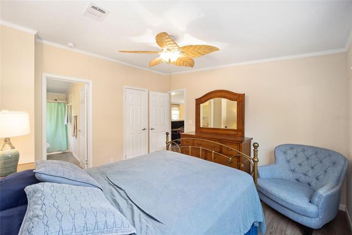 MASTER BEDROOM WITH ENSUITE BATHROOM