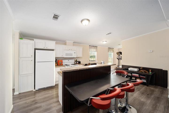 NICE  KITCHEN CABINETRY
