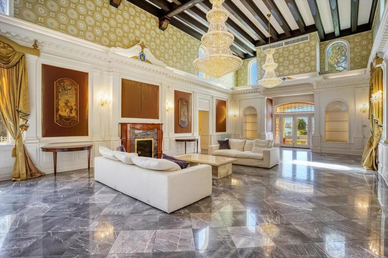 The exquisitely appointed Ballroom is ideal for hosting your most refined events.