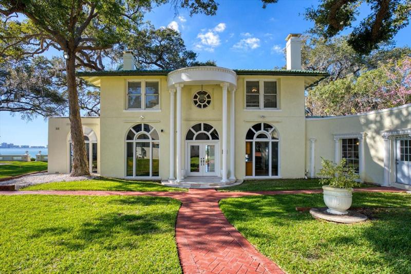 Guest will feel right at home in the "North House" which offers over 4,000 square feet of living space