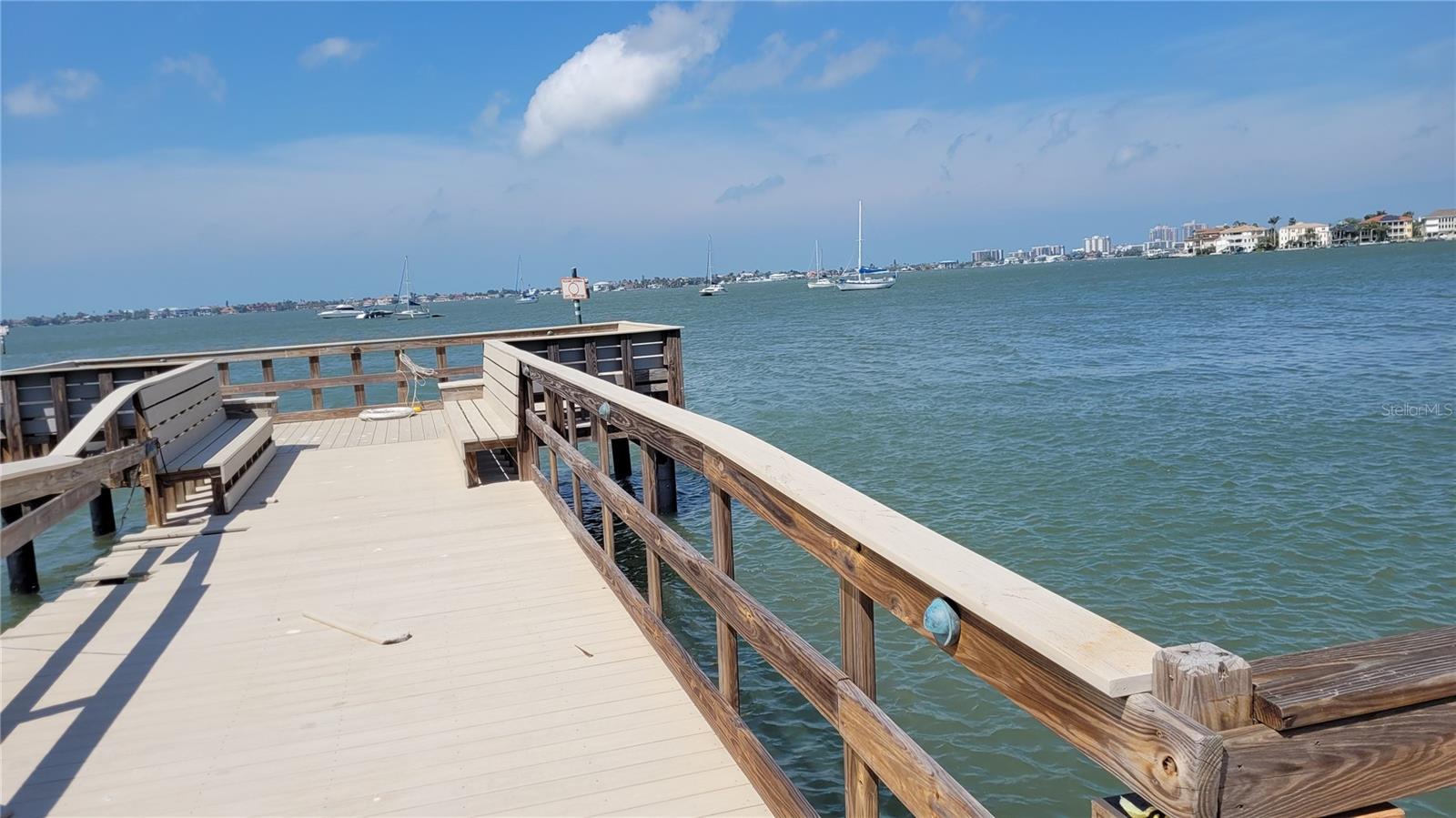 Fishing pier