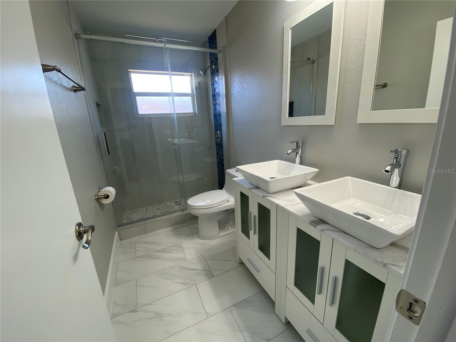Guest bath.