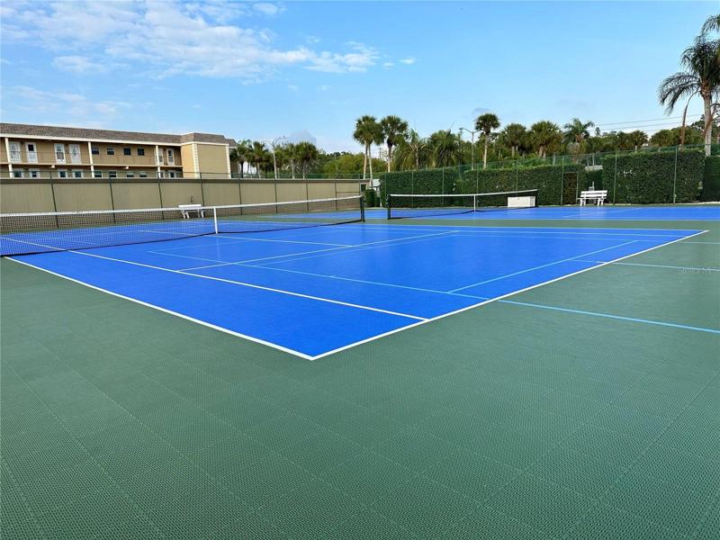 Tennis &amp; pickle ball  courts