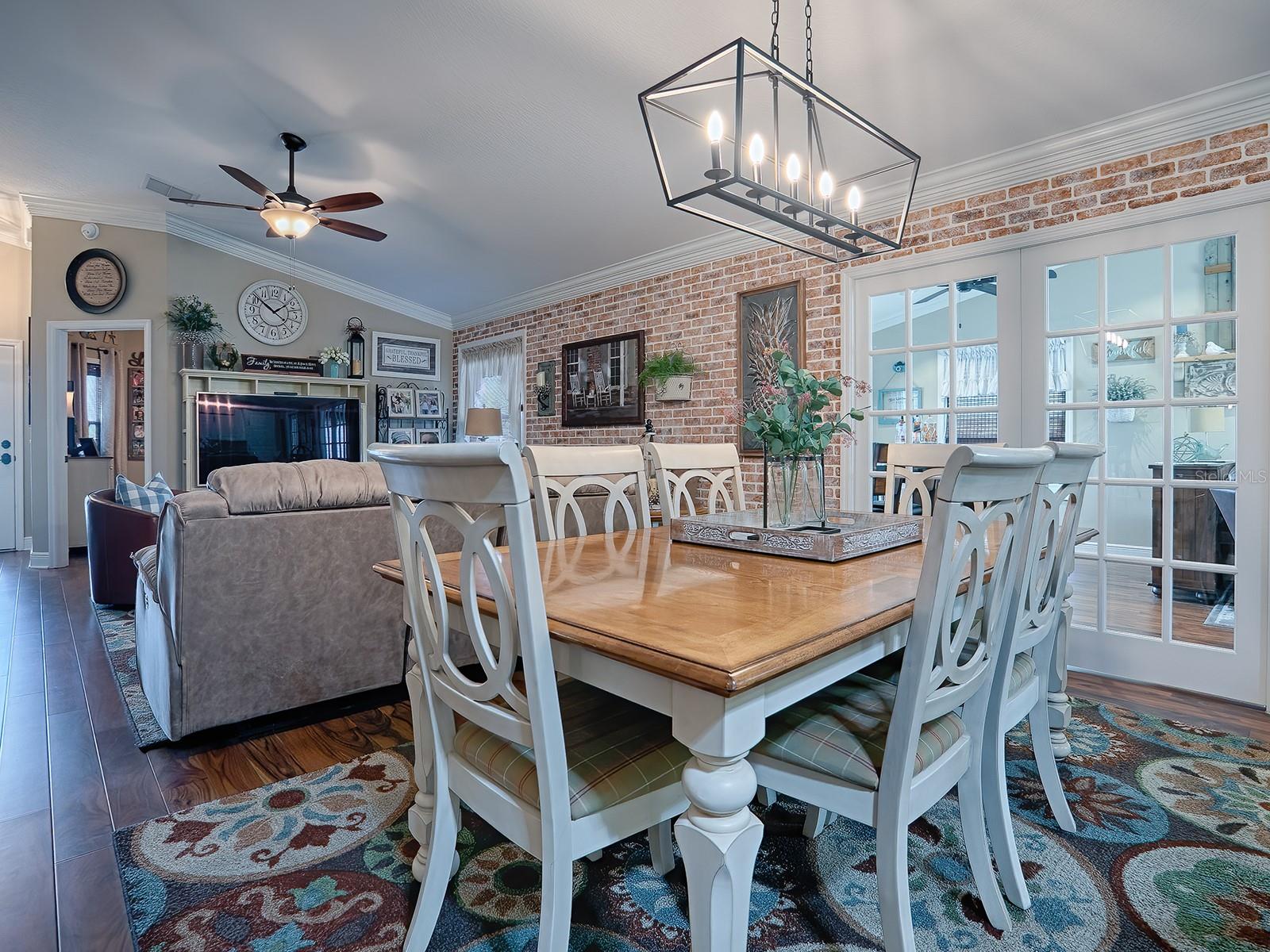 DINING ROOM AREA