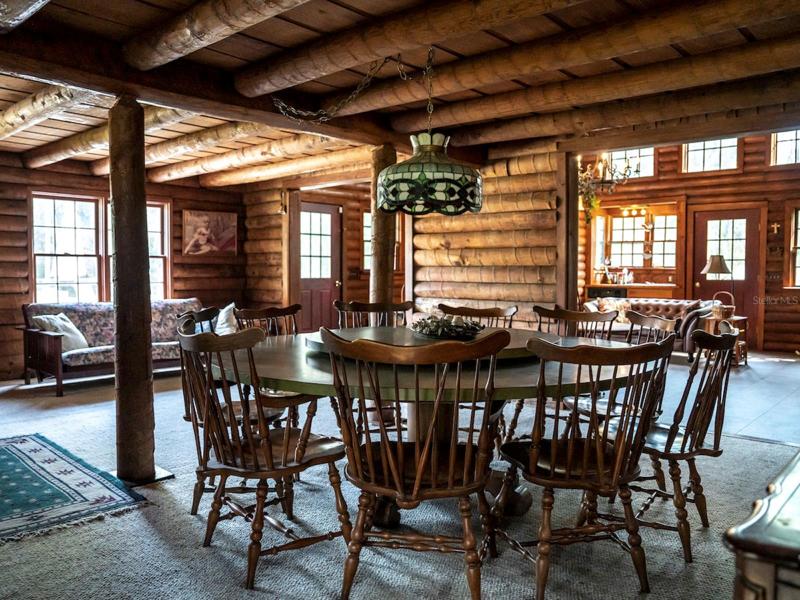 Plenty of room in dining area