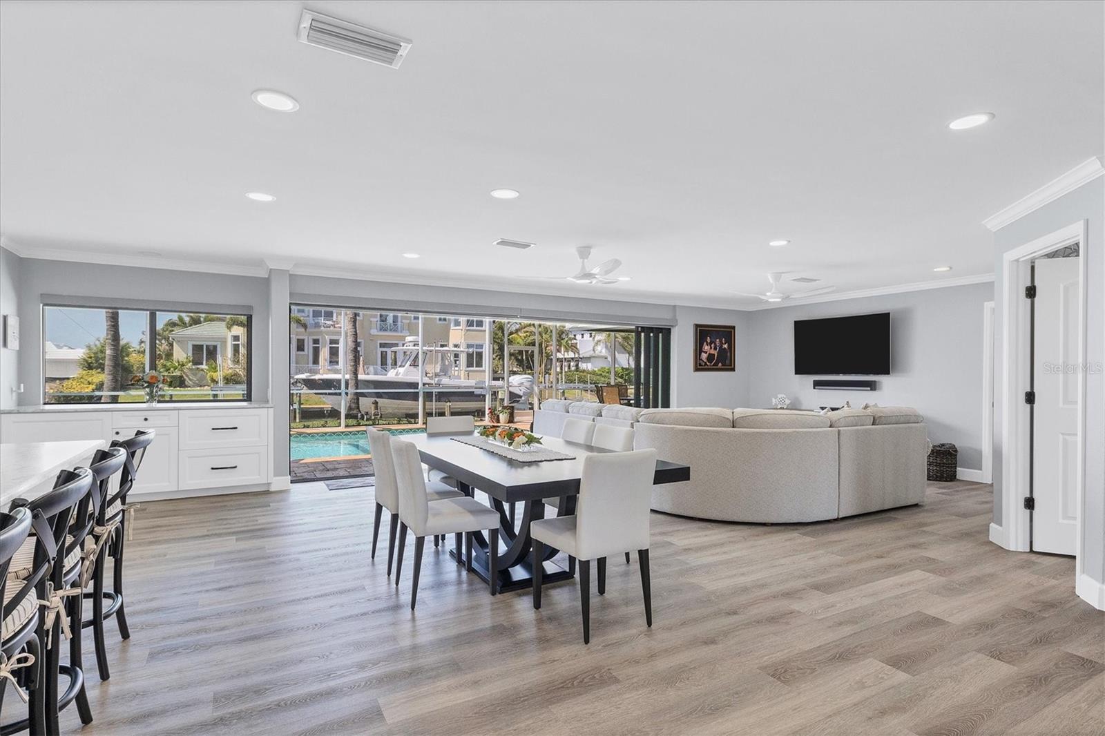 Open concept with indoor/outdoor combo