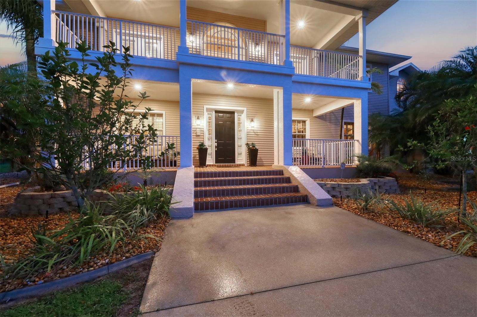 Charleston Style Double front porches.